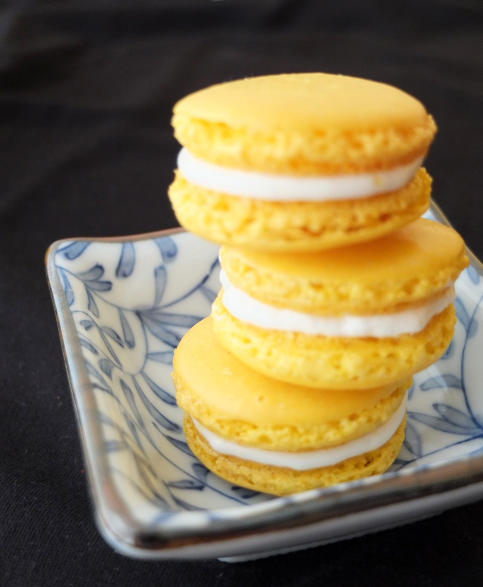 Fernch lemon macarons