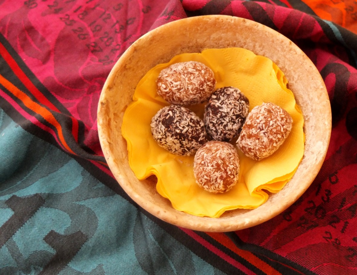 Apricot and almond bliss balls