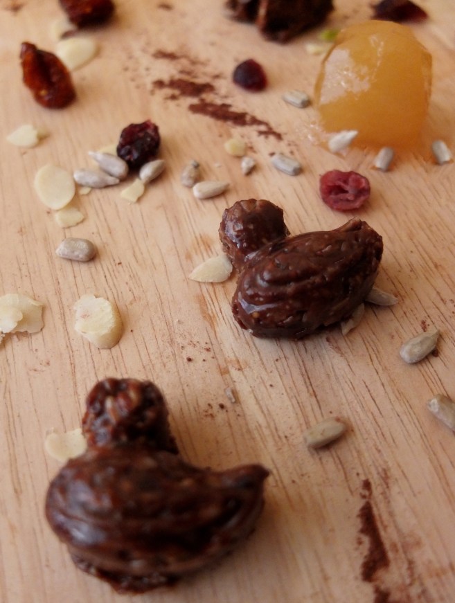 Heavenly cocoa bites or heavenly cocoa slices