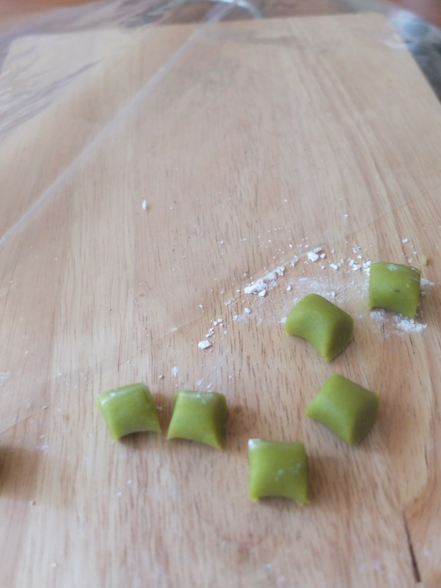 Marzipan roses and leaves