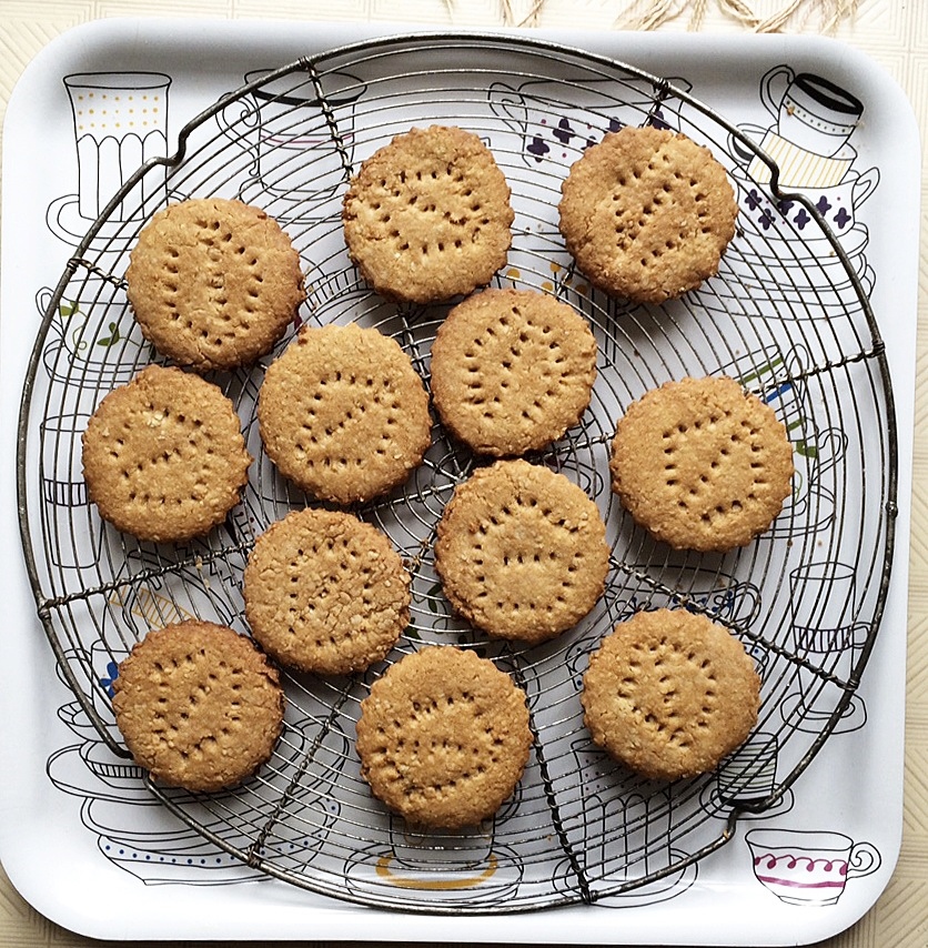 Healthier spelt digestives made my Claudette