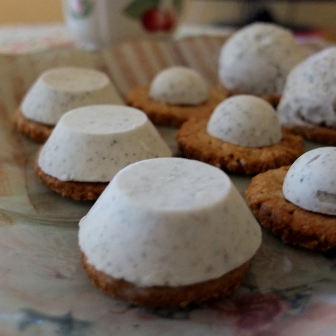Healthy black sesame and yuzu ice-cream biscuits