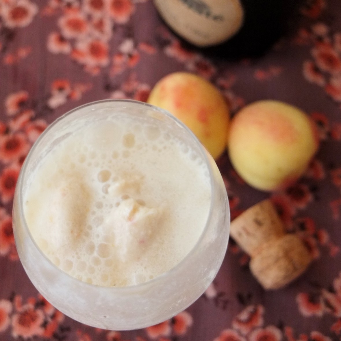 Apricot ice-cream and cava dessert