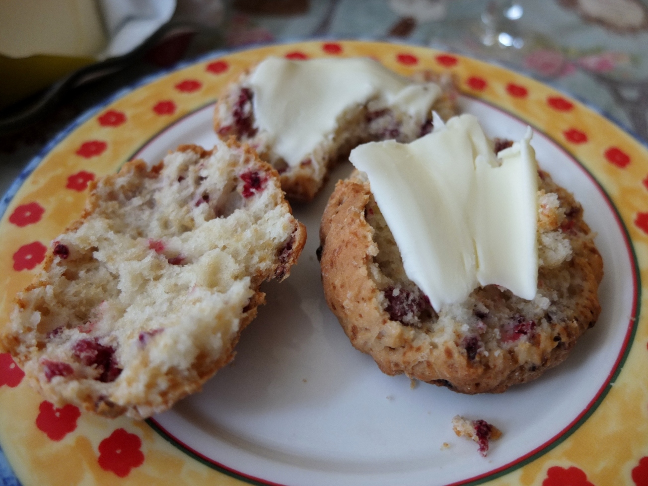 Have another Ispahan scone!