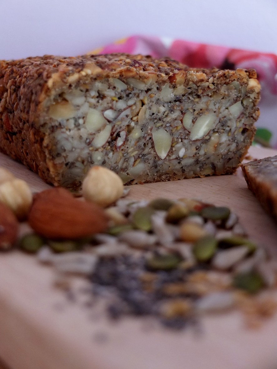Gluten-free superfood seeds and nut bread