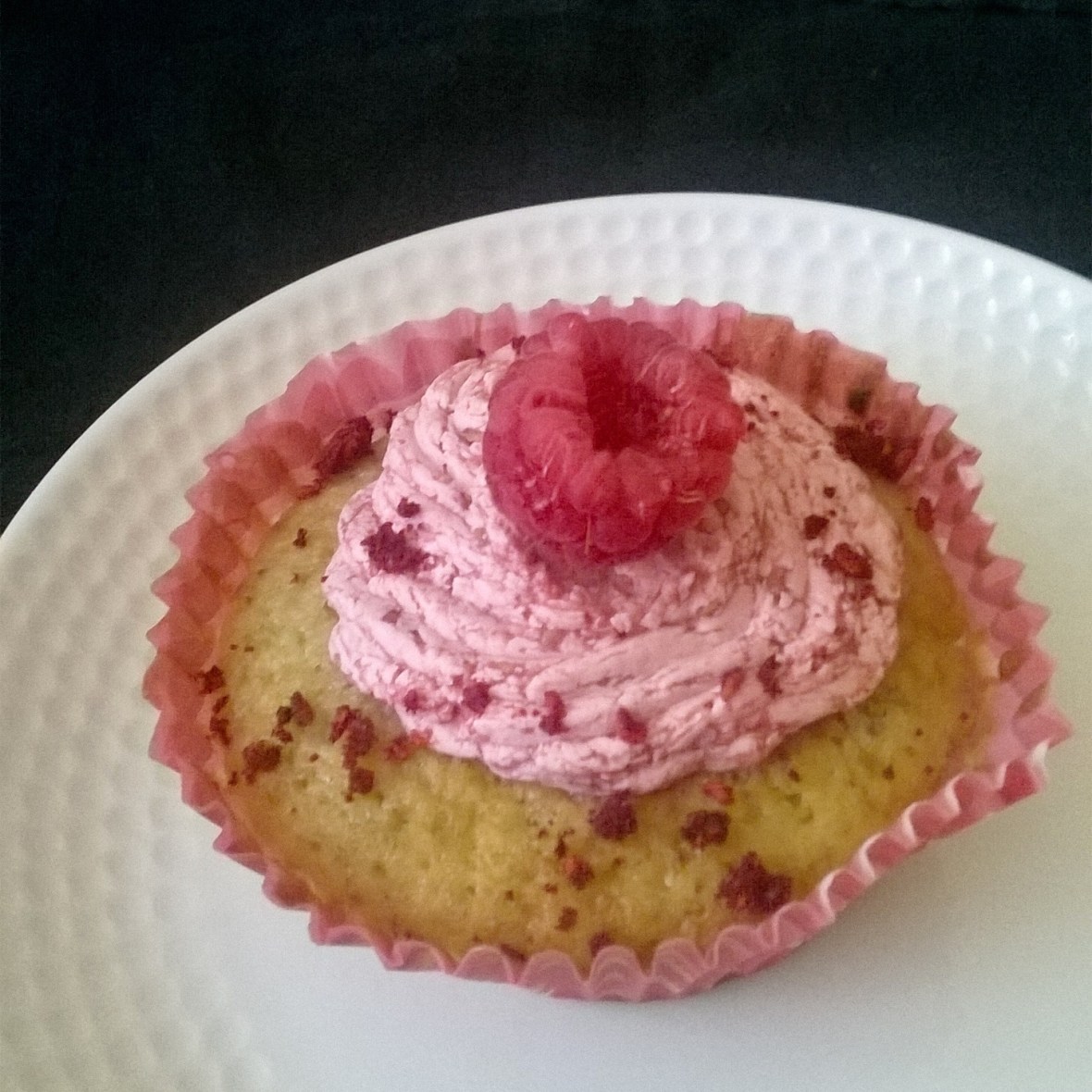 Ispahan raspberry, rose and lychee cupcake