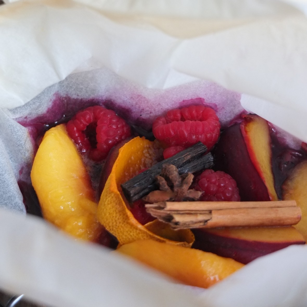 spiced fruit en papillote