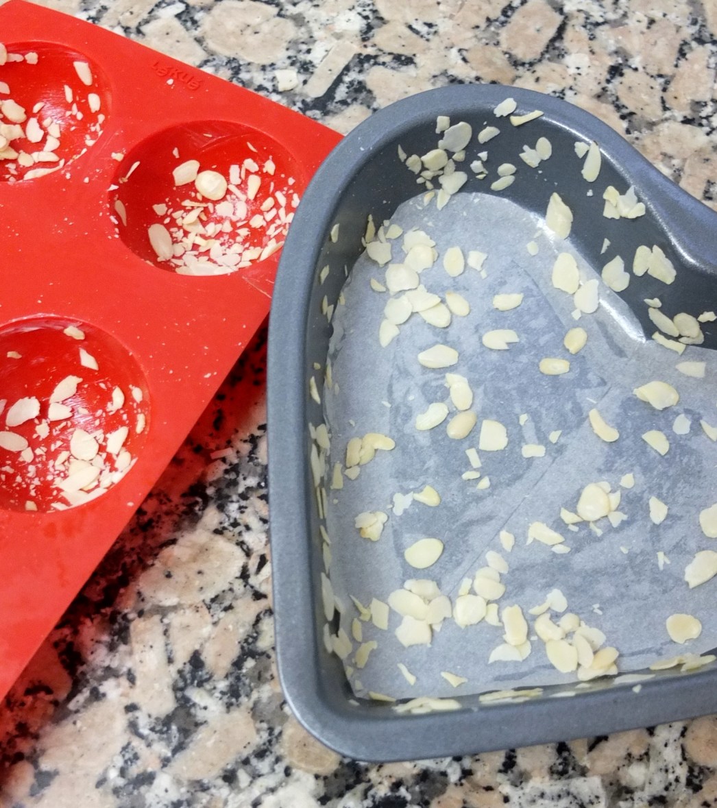 French flourless lemon almond cake - cake moulds