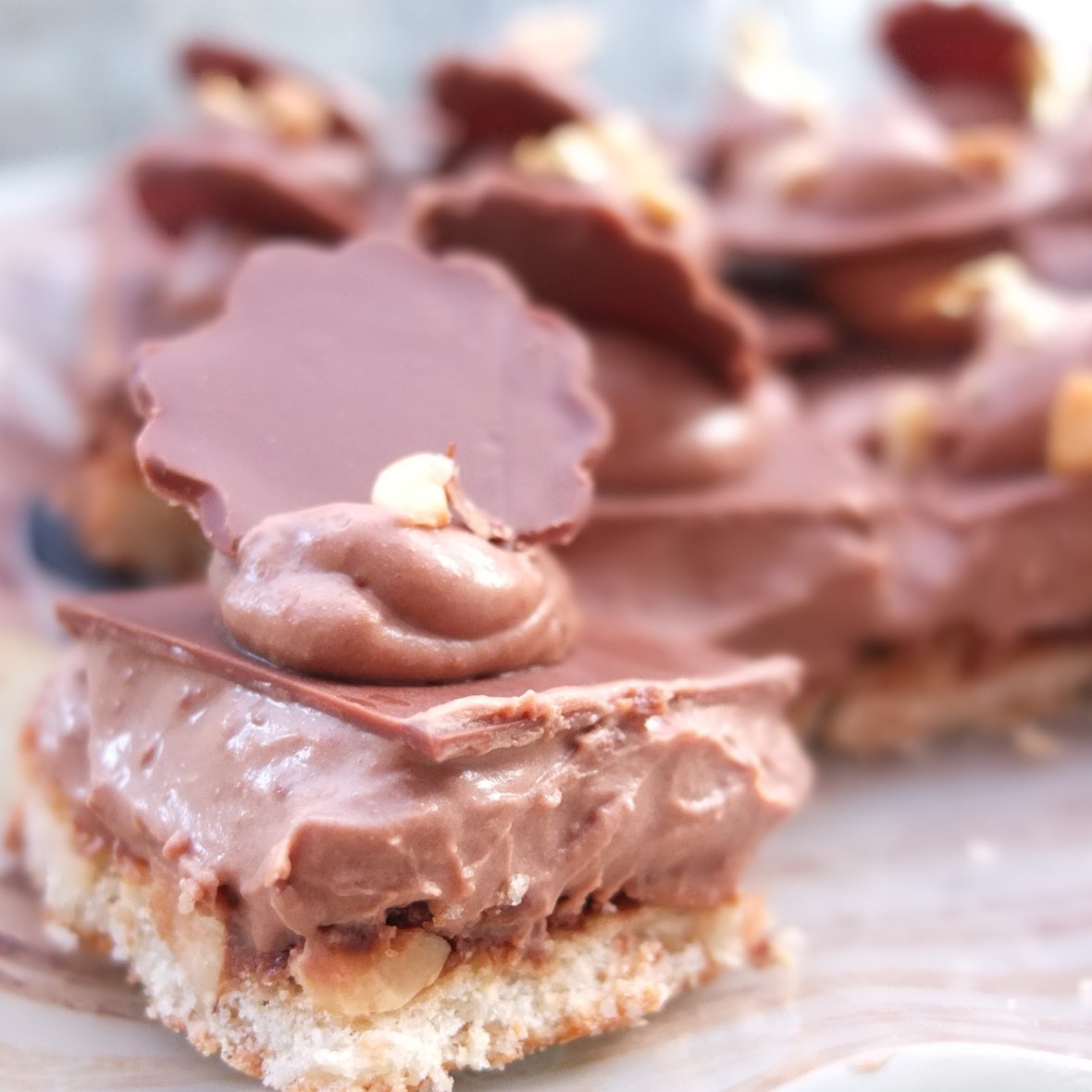 Dreamy chocolate hazelnut dacquoise mini cakes