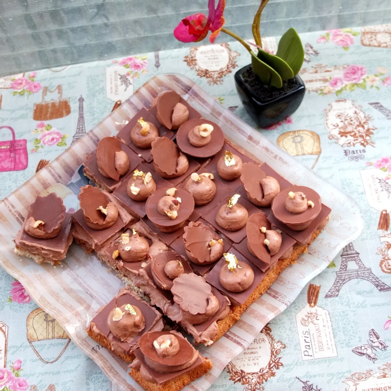 Dreamy chocolate hazelnut dacquoise mini cakes