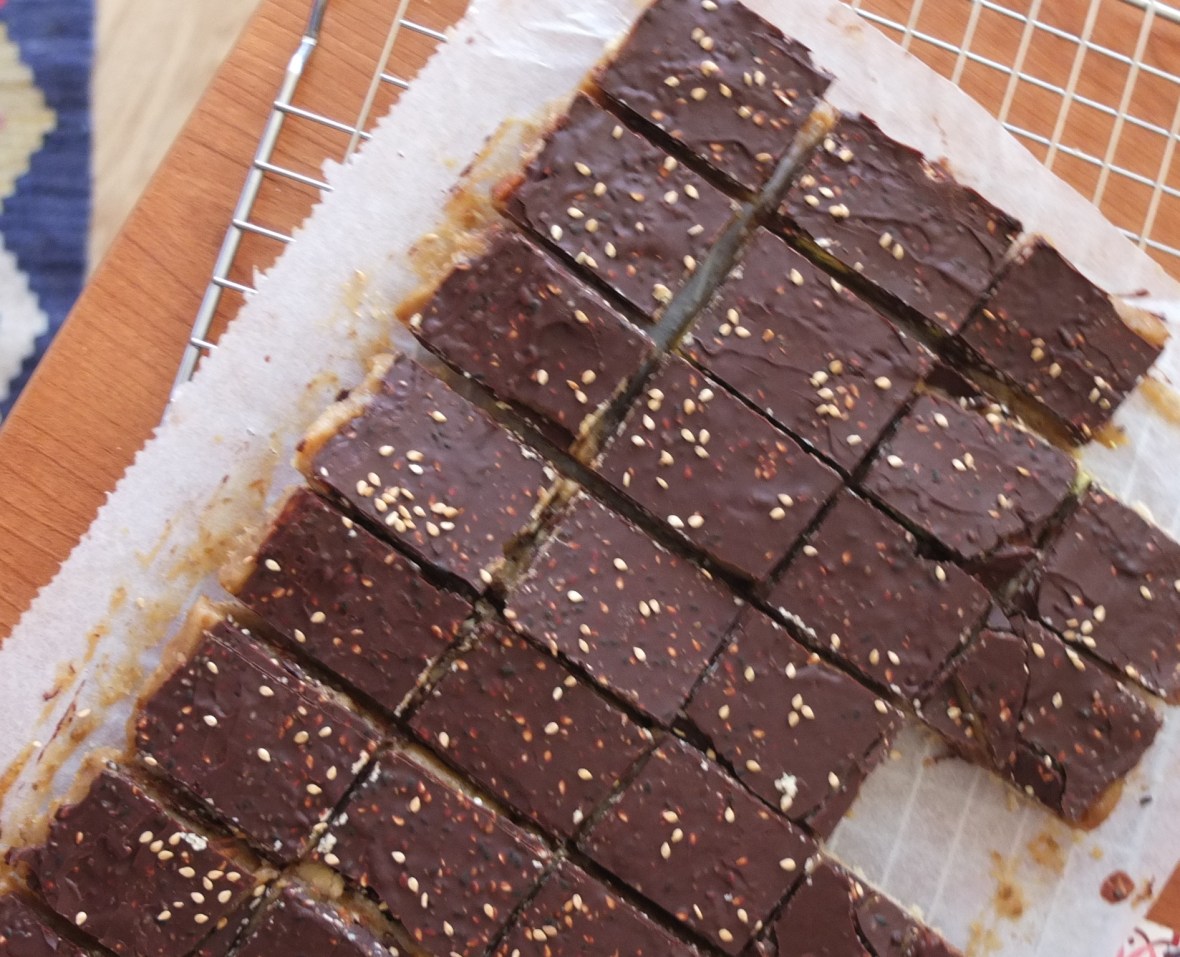 Chocolate and nut caramel slices
