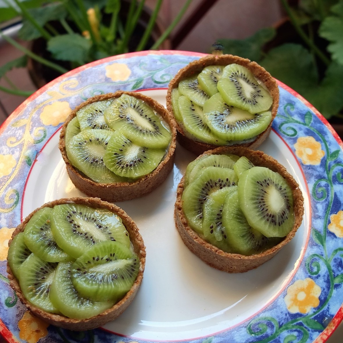 Healthier buckwheat pastry kiwi tarts