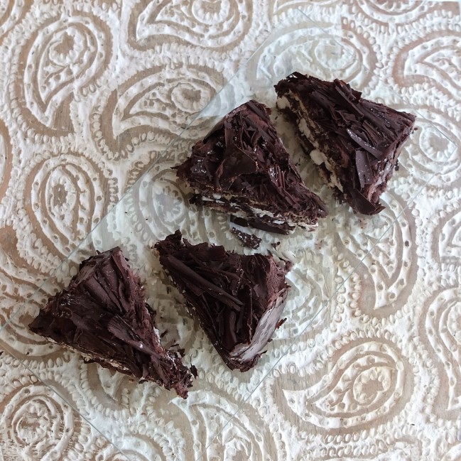 Feuille d'Automne - Lenotre's dark chocolate mousse and meringue cake