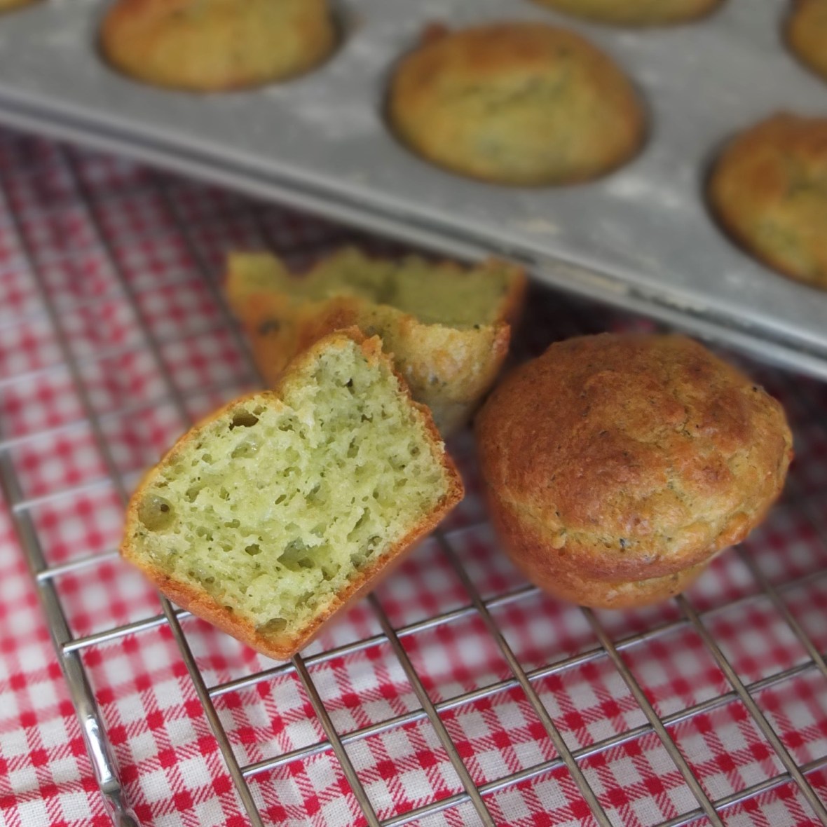 Cheesy pesto savoury muffins for parties and picnics!