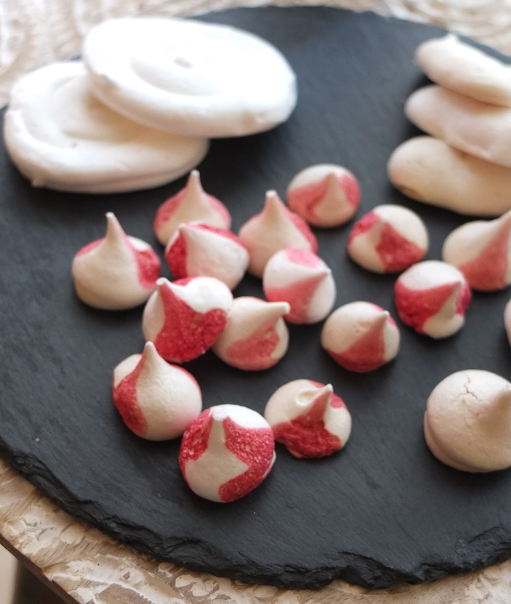 Vegan aquafaba (chickpea water) meringue