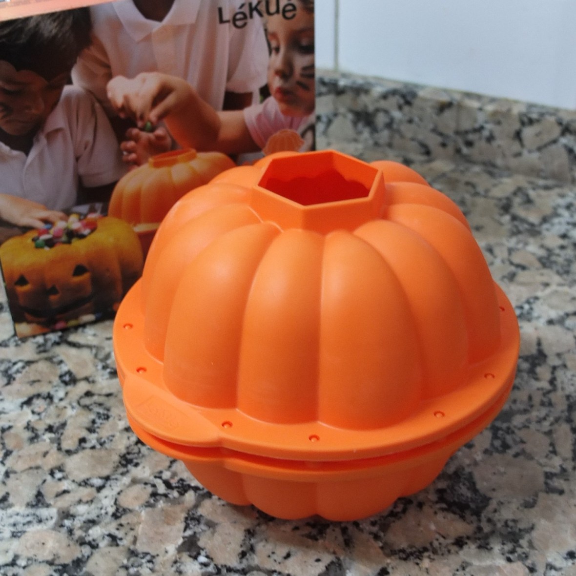 The mould for a Pumpkin, lemon and Earl Grey tea layer cake!