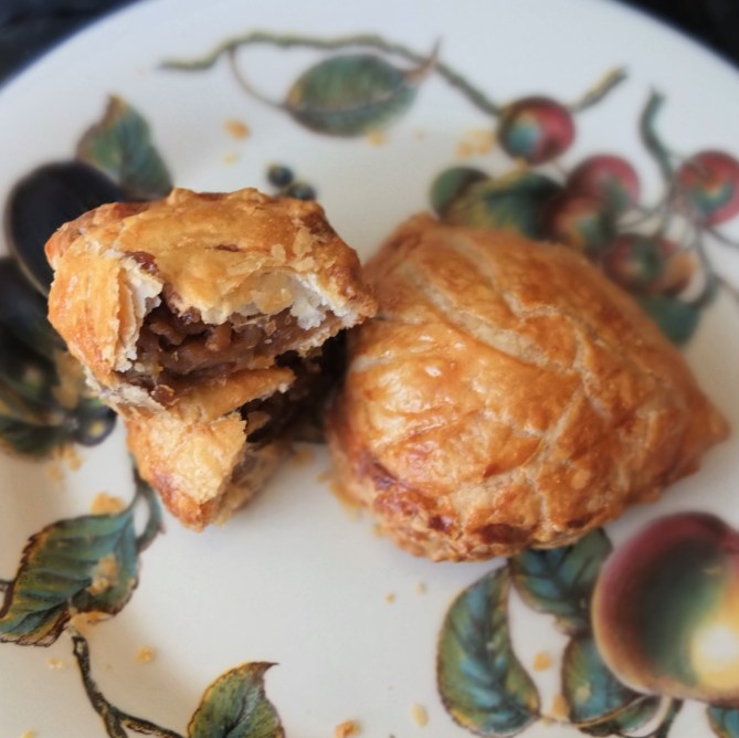 Chaussons aux pommes (apple turnovers) with coconut sugar
