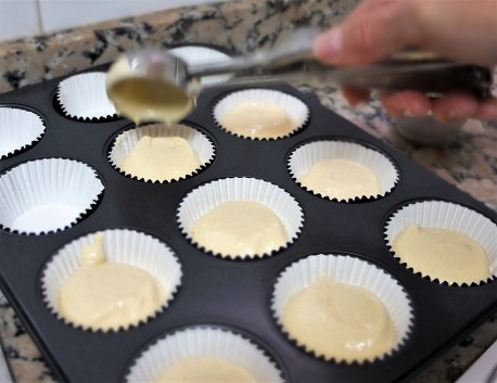 making-vanilla-souffle-sponge-4