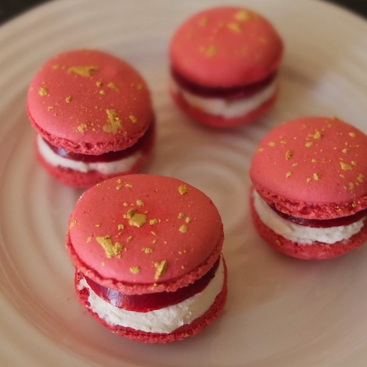raspberry and black pepper cheesecake macarons
