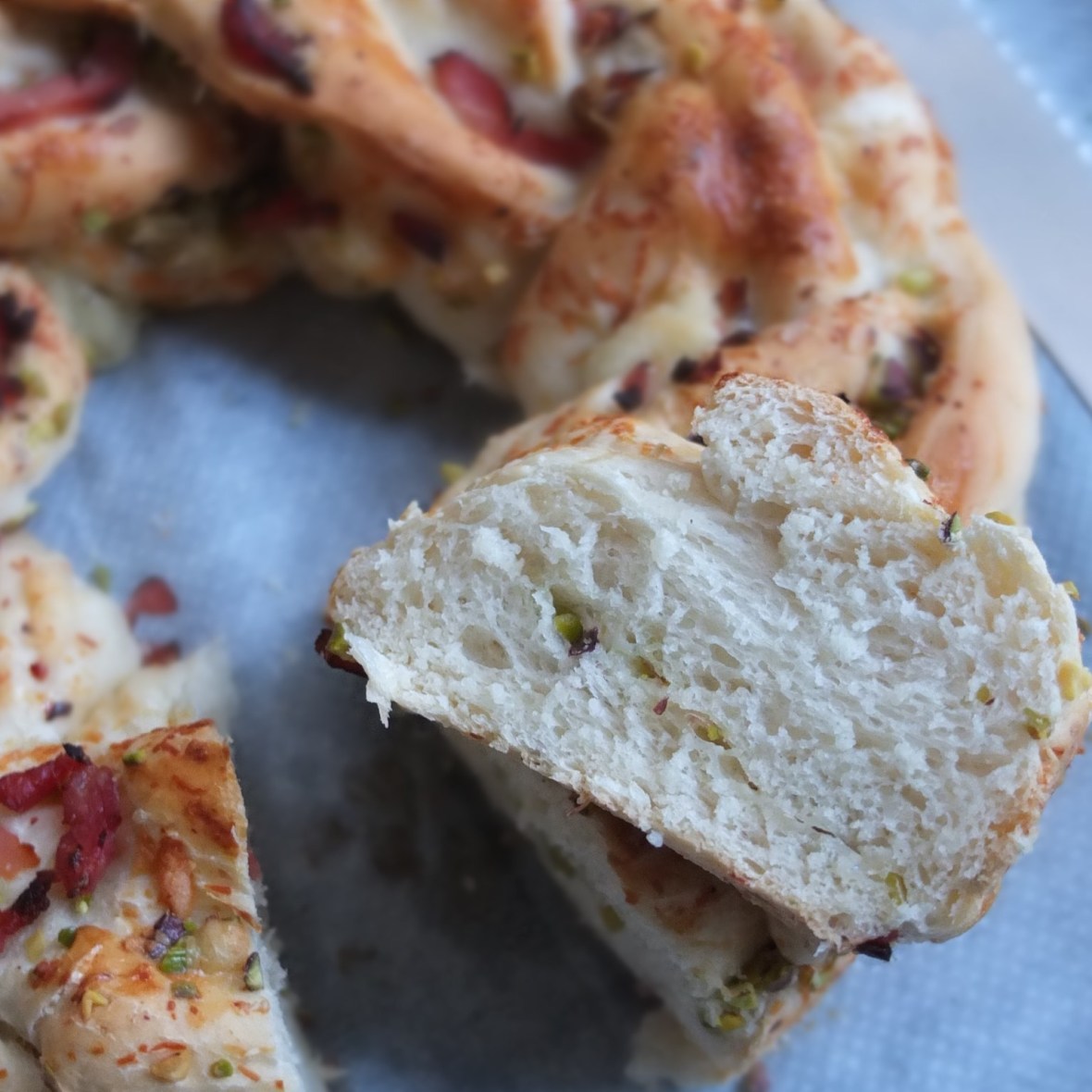 Ham, cheese and pistachio bread wreath