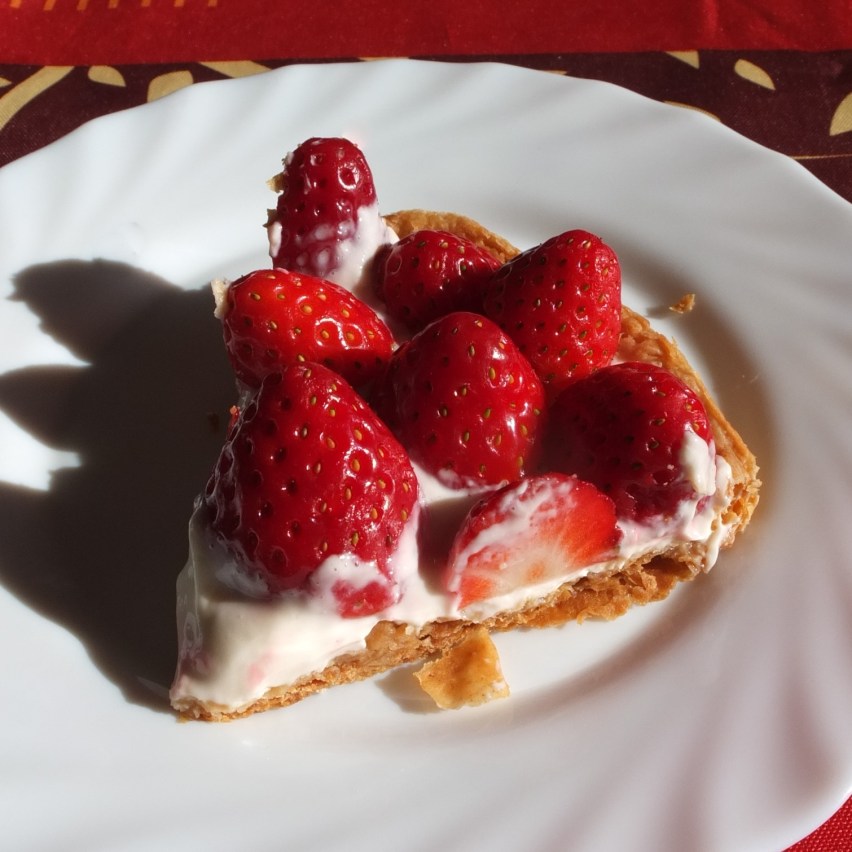 Healthier fresh fruit and quark spelt puff pastry tart - with strawberries