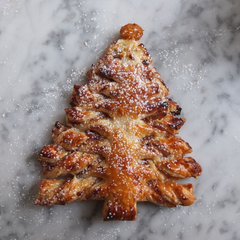 Mincemeat and mandarin puff pastry tree