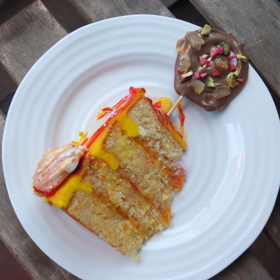 A slice of drip cake!