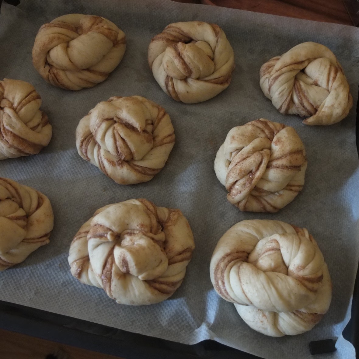 Kanelsnurrer - Scandinavian cinnamon twist buns