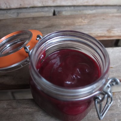 Blackcurrant curd