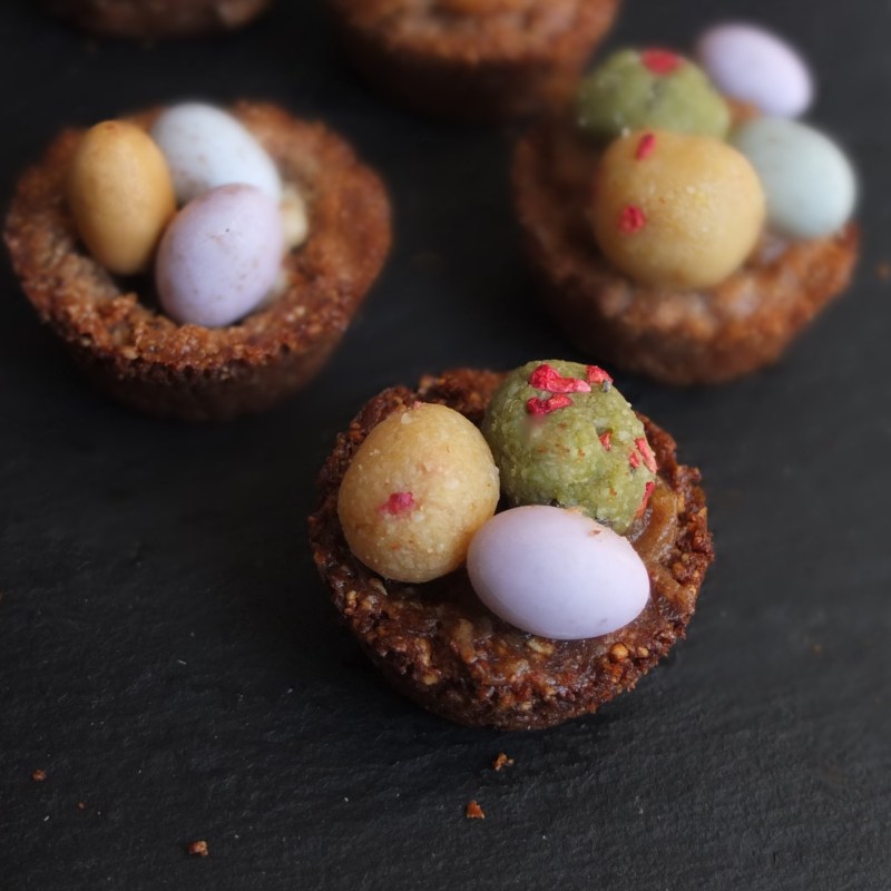 Healthy cinnamon spiced cookie nests for Easter