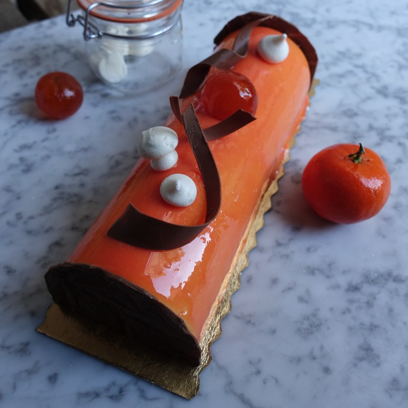 'Mazing mandarin citrus logcake