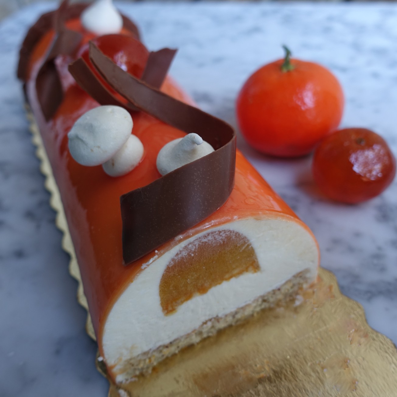 'Mazing mandarin citrus mousse cake entremets - logcake