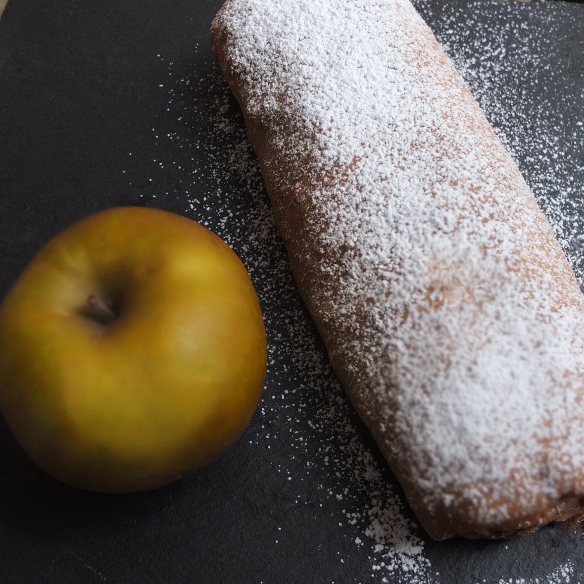 Lower-gluten apple strudel