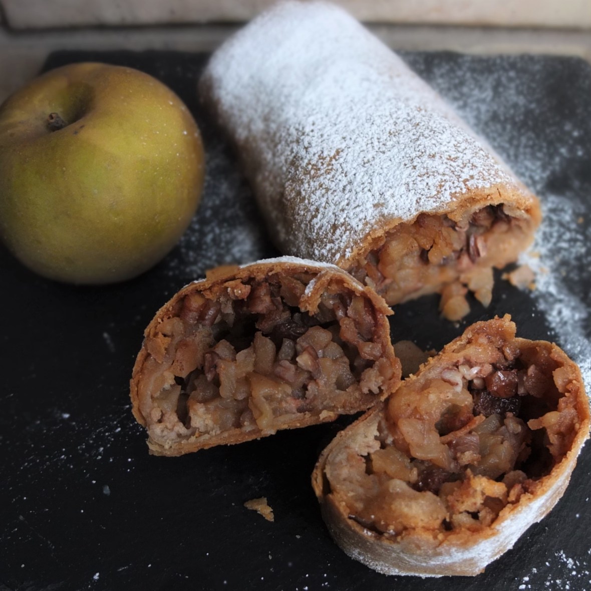 Lower-gluten apple strudel