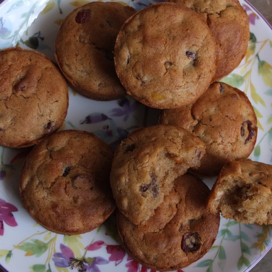 Scrumpalicious vegan fruitcakes