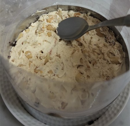 Snickers cake nougat layer