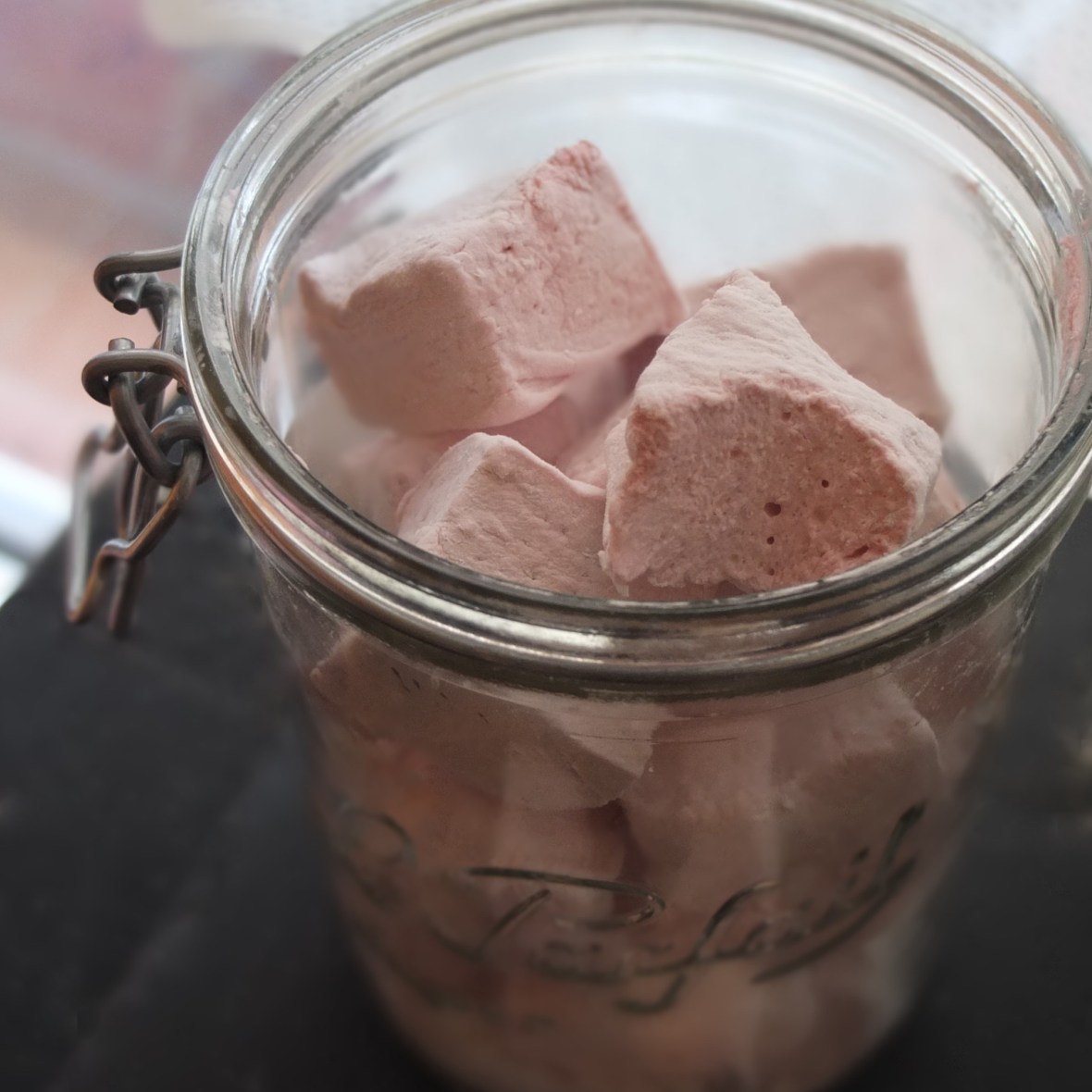 Raspberry marshmallows
