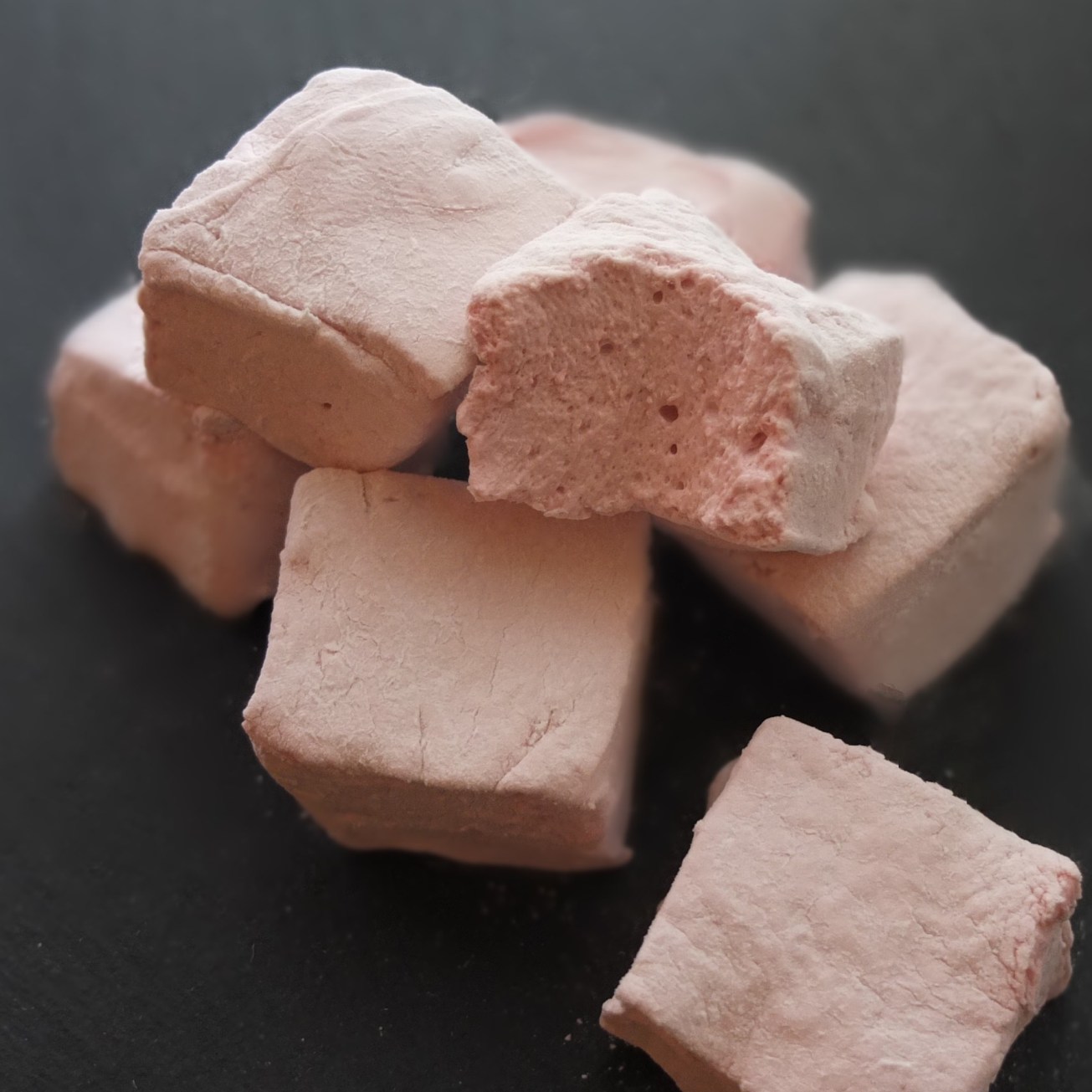Raspberry marshmallows