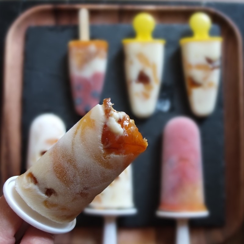 Kefir and fruit ice lollies