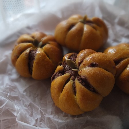 Pumpkin and chocolate sourdough buns