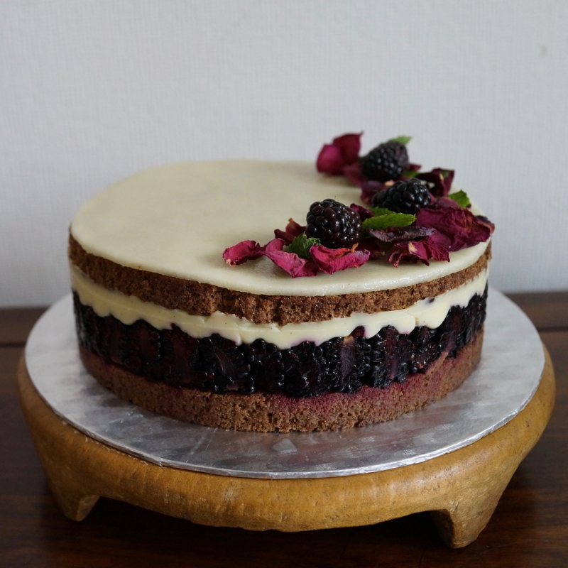 Blackberry and chocolate layer cake - Mûrier