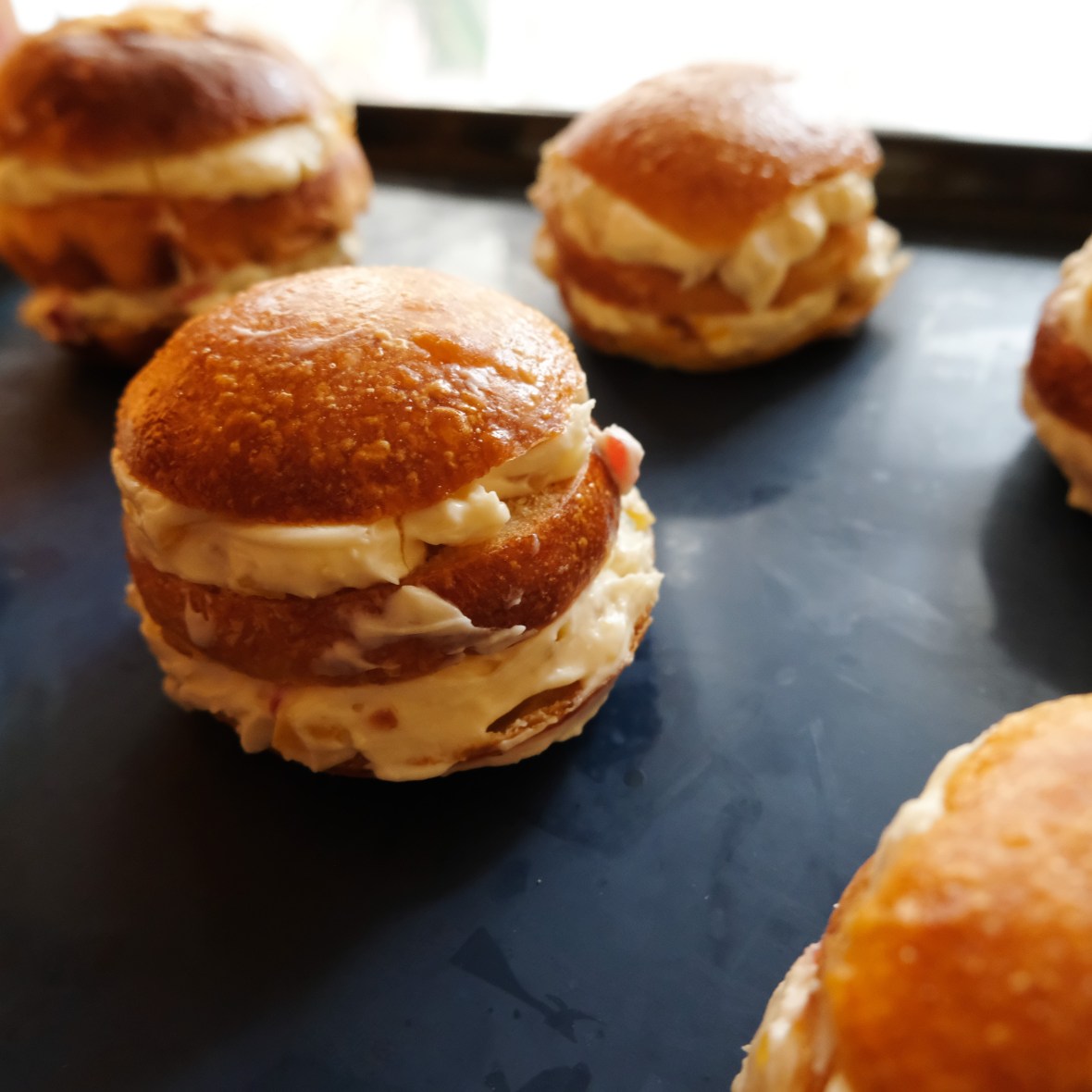 Assembling sourdough brioches polonaises 2