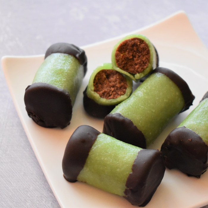 Vacuum cleaner cakes, Swedish dammsugare or punsch-rolls