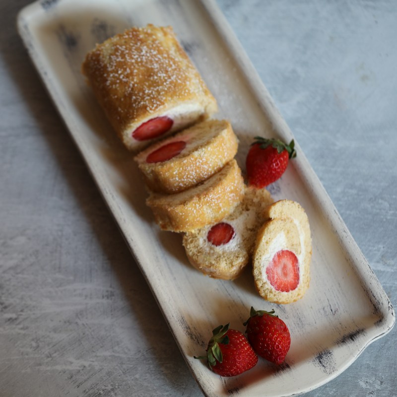 Strawberry roll cake
