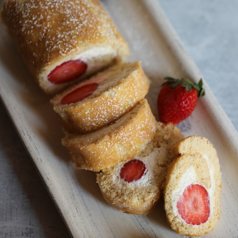 Strawberry roll cake