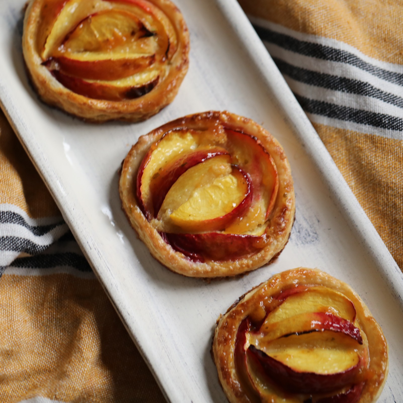 Caramelised puff pastry nectarine tarts recipe! lili's cakes